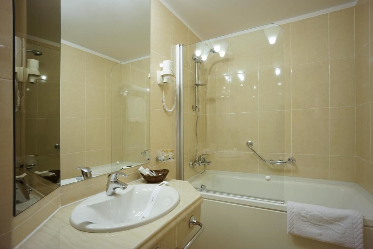 Отель Hotel Citrin - Adults Only Брашов