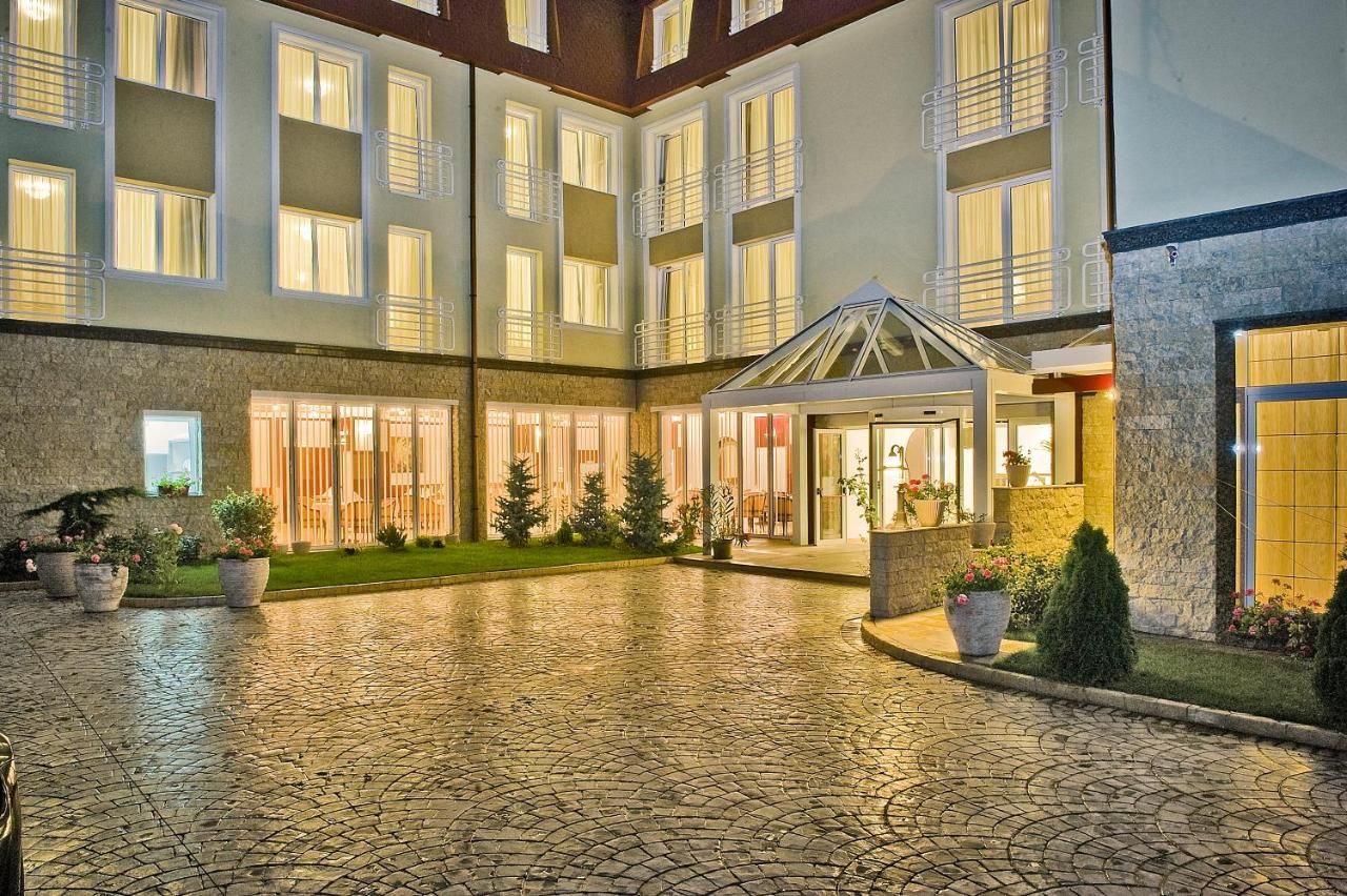 Отель Hotel Citrin - Adults Only Брашов-5