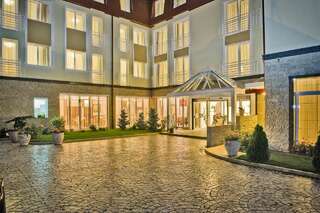 Отель Hotel Citrin - Adults Only Брашов-1