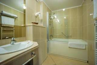 Отель Hotel Citrin - Adults Only Брашов Двухместный номер Делюкс с 1 кроватью-10